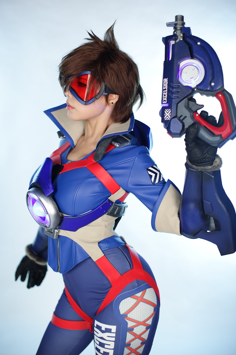 Illustration for article titled Overwatch Cosplay With An Esports Spin